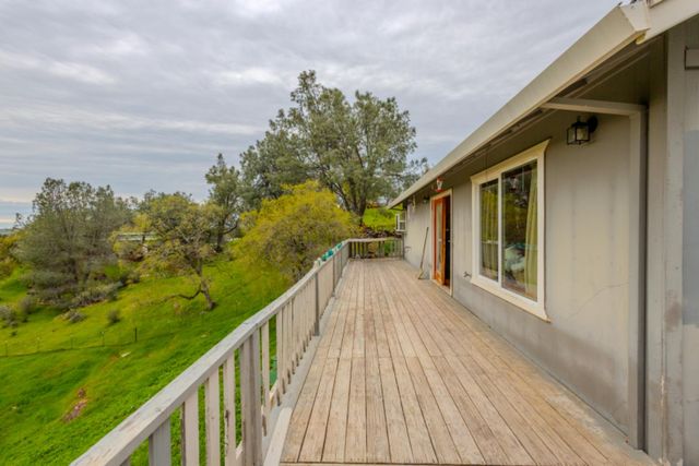 4656 Buckboard Ln, Campo Seco, CA 95226