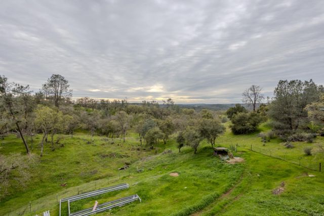 4656 Buckboard Ln, Campo Seco, CA 95226
