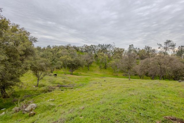 4656 Buckboard Ln, Campo Seco, CA 95226