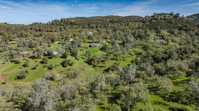 4656 Buckboard Ln, Campo Seco, CA 95226