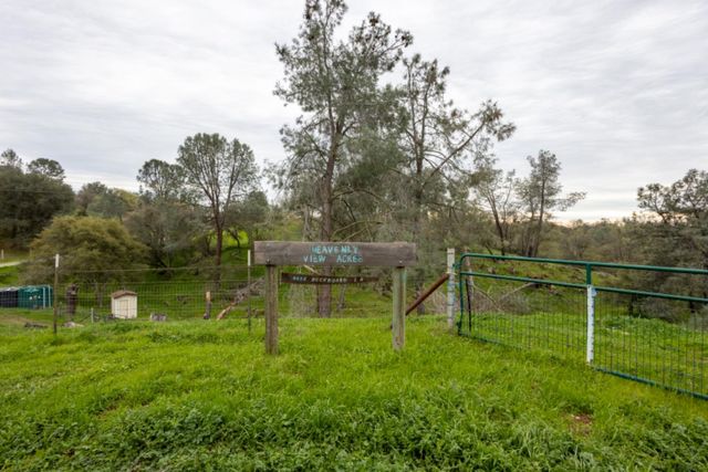 4656 Buckboard Ln, Campo Seco, CA 95226