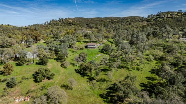 4656 Buckboard Ln, Campo Seco, CA 95226
