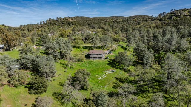 4656 Buckboard Ln, Campo Seco, CA 95226