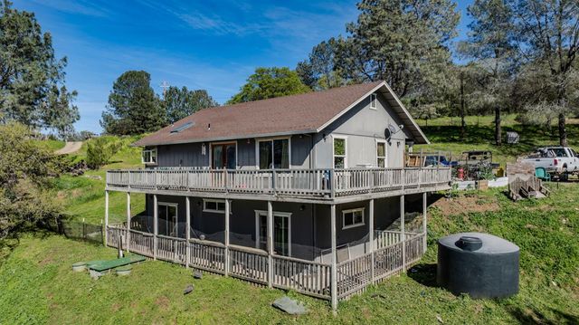 4656 Buckboard Ln, Campo Seco, CA 95226