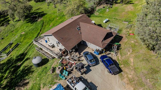 4656 Buckboard Ln, Campo Seco, CA 95226