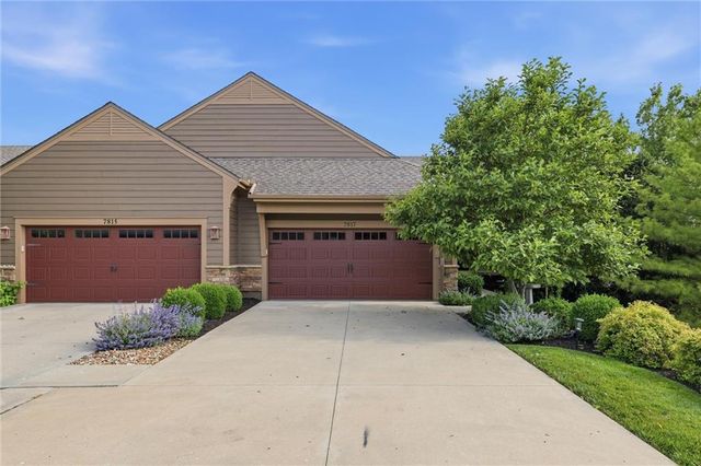 7817 W 158th Place, Overland Park, KS 66223