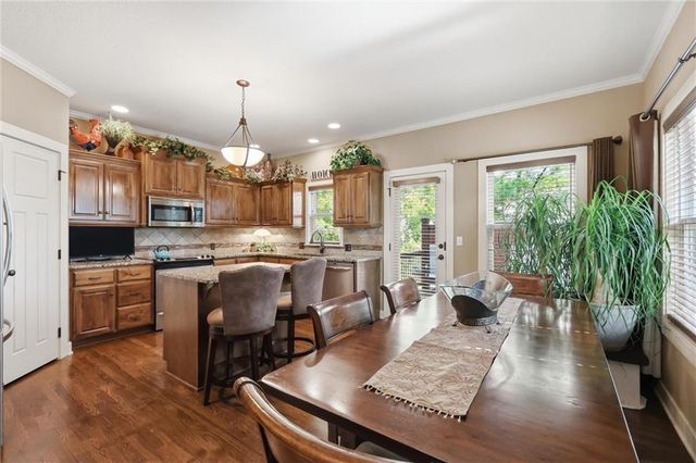 7817 W 158th Place, Overland Park, KS 66223
