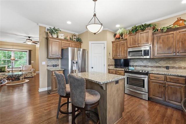 7817 W 158th Place, Overland Park, KS 66223