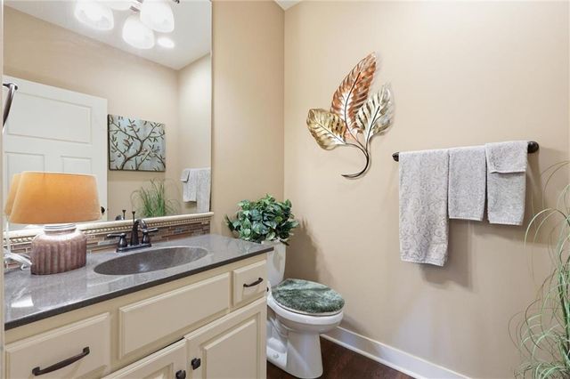 7817 W 158th Place, Overland Park, KS 66223
