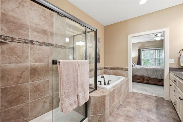 7817 W 158th Place, Overland Park, KS 66223