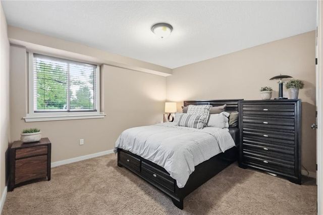 7817 W 158th Place, Overland Park, KS 66223