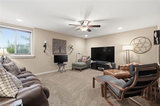 7817 W 158th Place, Overland Park, KS 66223