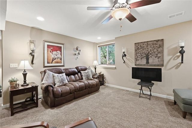 7817 W 158th Place, Overland Park, KS 66223