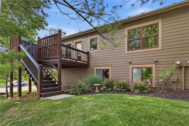 7817 W 158th Place, Overland Park, KS 66223