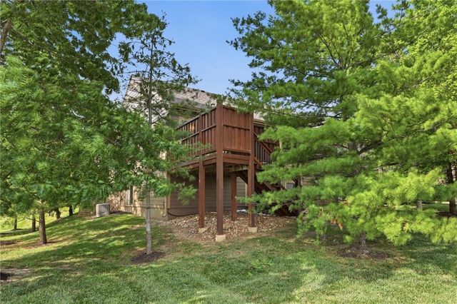 7817 W 158th Place, Overland Park, KS 66223