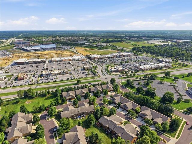 7817 W 158th Place, Overland Park, KS 66223