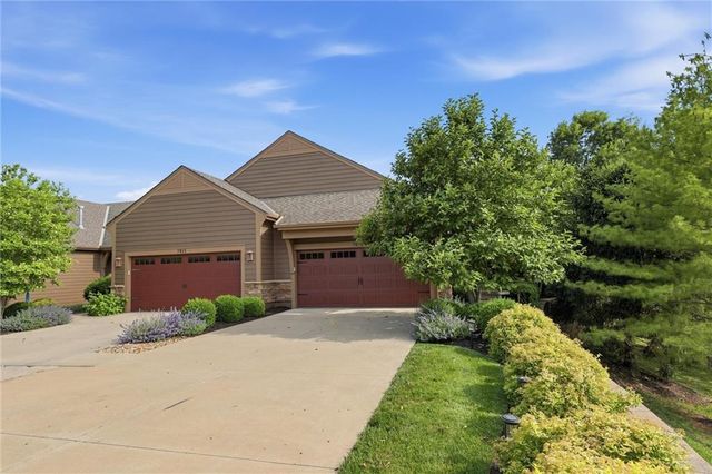 7817 W 158th Place, Overland Park, KS 66223
