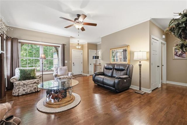 7817 W 158th Place, Overland Park, KS 66223