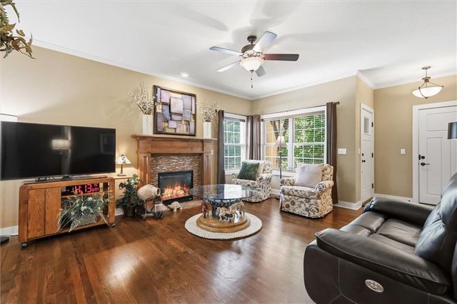 7817 W 158th Place, Overland Park, KS 66223