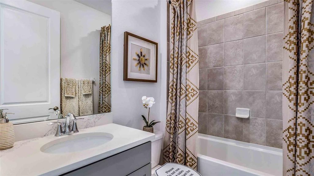 Image 14 of property listing at 18245 GANDER TERRACE, Lakewood Ranch, FL 34211