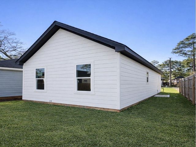 821 Palmdate, Montgomery, TX 77316