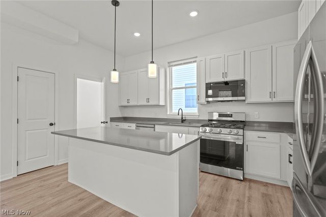 1922 W 47th Avenue, Cleveland, OH 44102