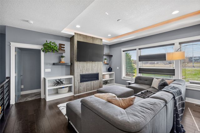 340 NE Hawk Circle, Waukee, IA 50263