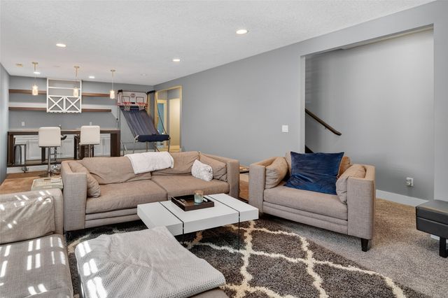 340 NE Hawk Circle, Waukee, IA 50263