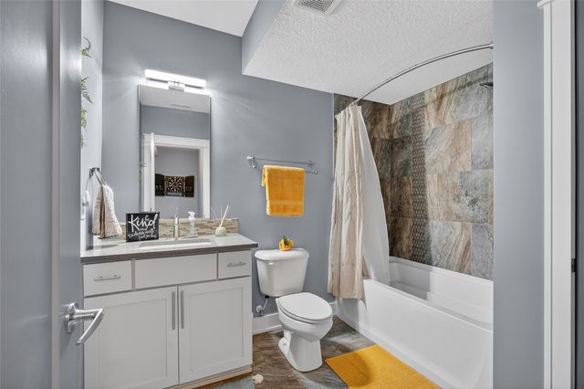 340 NE Hawk Circle, Waukee, IA 50263