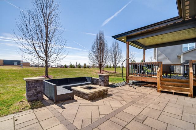 340 NE Hawk Circle, Waukee, IA 50263