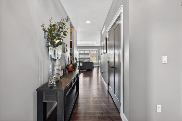 340 NE Hawk Circle, Waukee, IA 50263