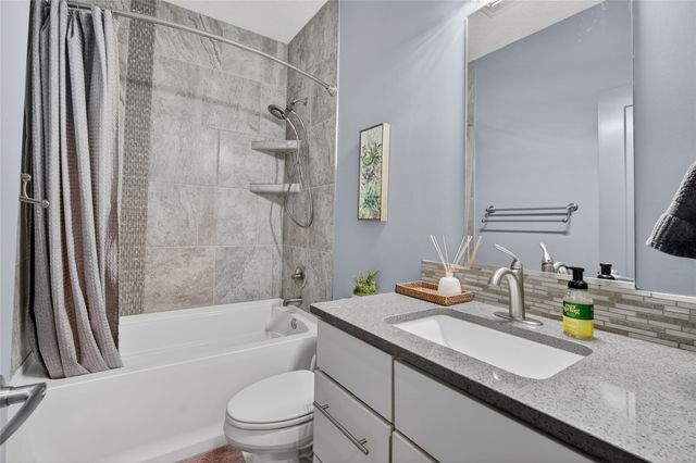 340 NE Hawk Circle, Waukee, IA 50263