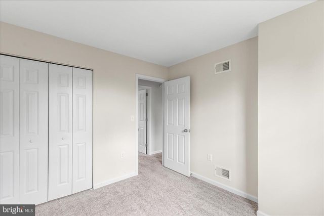 5 OXWOOD CIR, New Oxford, PA 17350