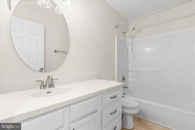 5 OXWOOD CIR, New Oxford, PA 17350