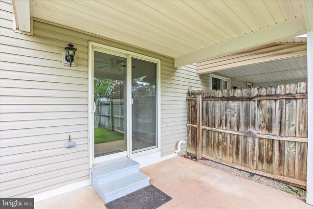5 OXWOOD CIR, New Oxford, PA 17350