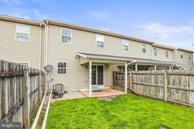5 OXWOOD CIR, New Oxford, PA 17350
