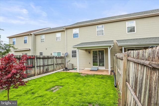 5 OXWOOD CIR, New Oxford, PA 17350