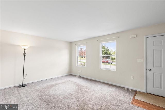 5 OXWOOD CIR, New Oxford, PA 17350