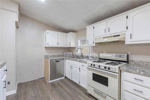 2027 N Kelly Street N, Mission, TX 78572
