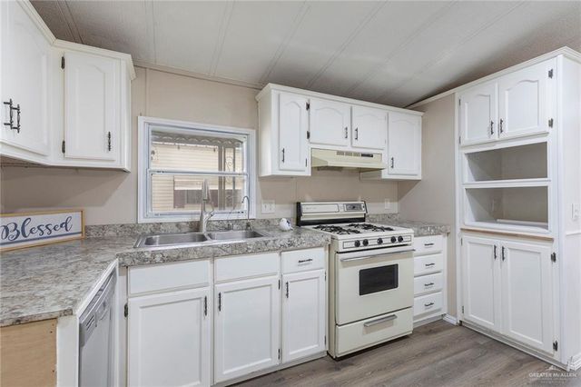 2027 N Kelly Street N, Mission, TX 78572