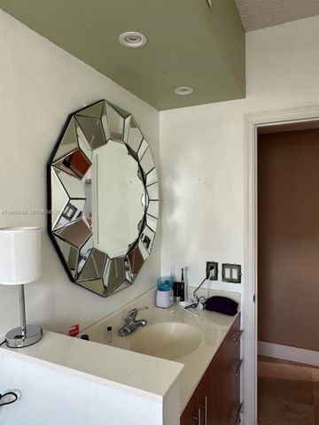 17100 N Bay Rd 1904, Sunny Isles Beach, FL 33160