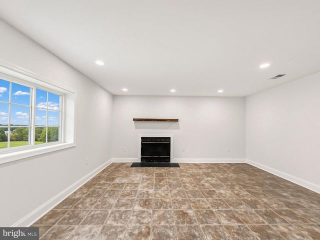 395 VALIANT CIR, Glen Burnie, MD 21061