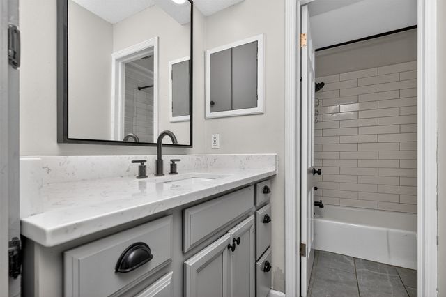 2000 47th Street, Des Moines, IA 50310