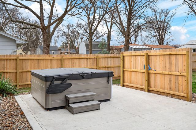 2000 47th Street, Des Moines, IA 50310