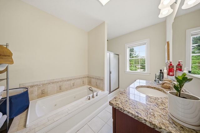 2 Williamsburg Way 2, Medway, MA 02053