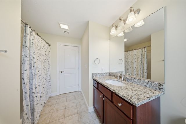 2 Williamsburg Way 2, Medway, MA 02053