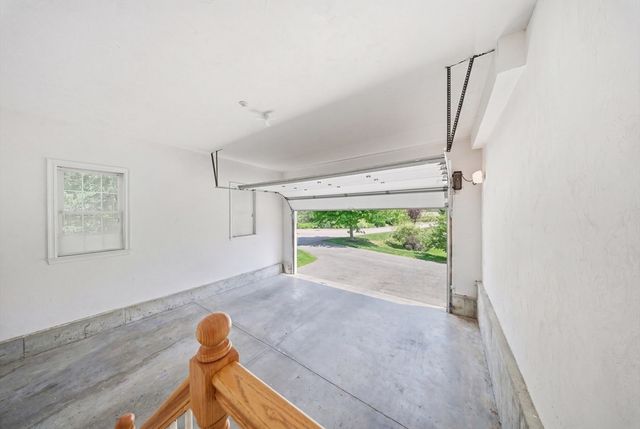 2 Williamsburg Way 2, Medway, MA 02053