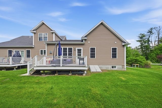 2 Williamsburg Way 2, Medway, MA 02053