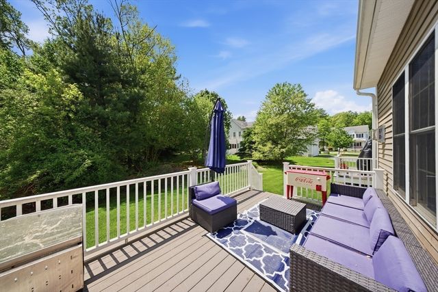 2 Williamsburg Way 2, Medway, MA 02053