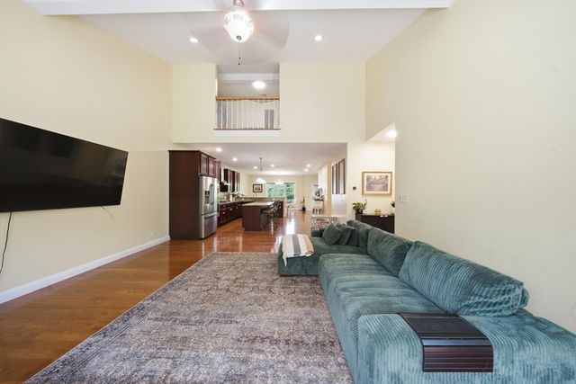 2 Williamsburg Way 2, Medway, MA 02053